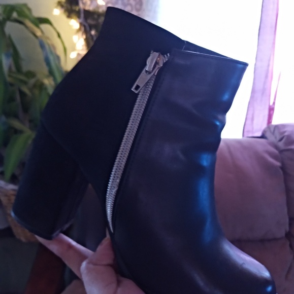 black ankle boots with heel 😍😍😍 - Picture 2 of 5